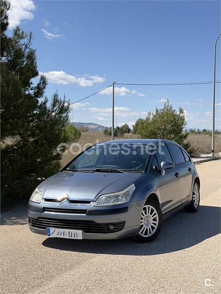 Usado Citroën C4 VTR Sport 110 CV (80 kW) 2005 Gris / plata Berlina
