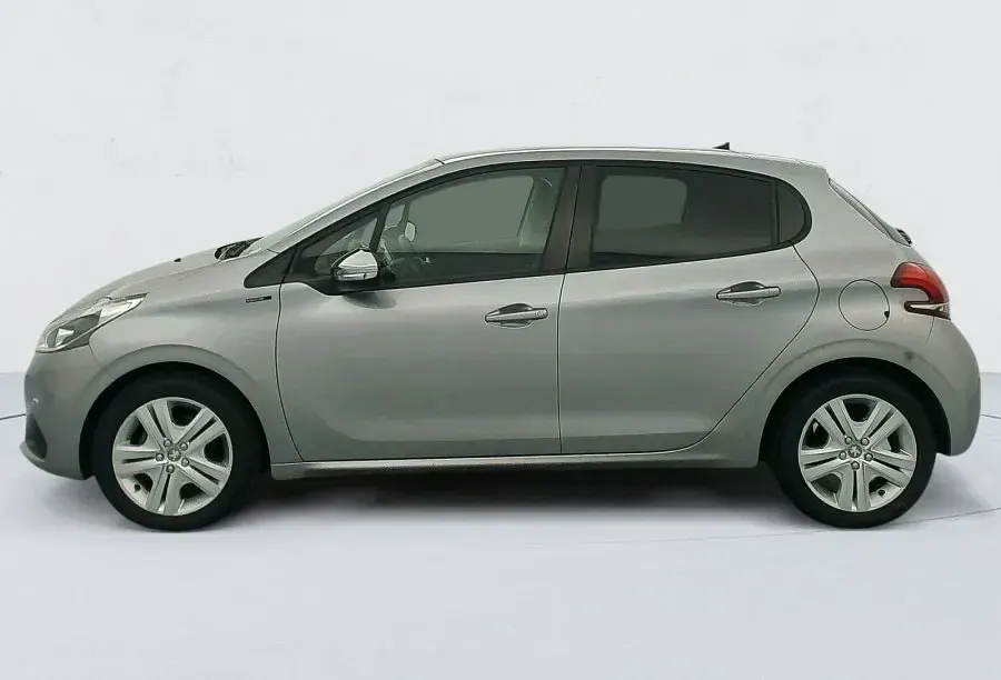 Usado Peugeot 208 Signature Sky 82 CV (60 kW) 2019 Utilitario