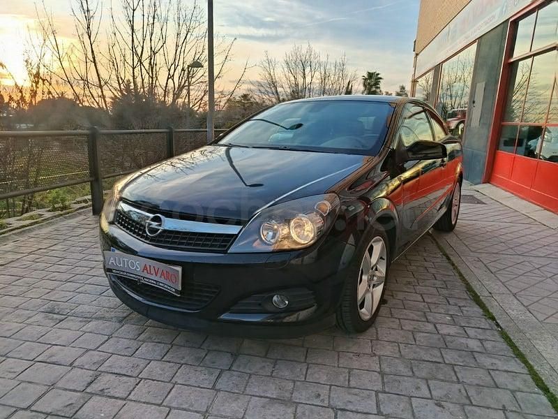 Usado Opel Astra GTC Sport 120 CV (88 kW) 2007 Negro Berlina