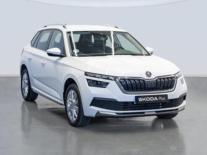 Usado Skoda Kamiq Style 110 CV (80 kW) 2022 Blanco SUV