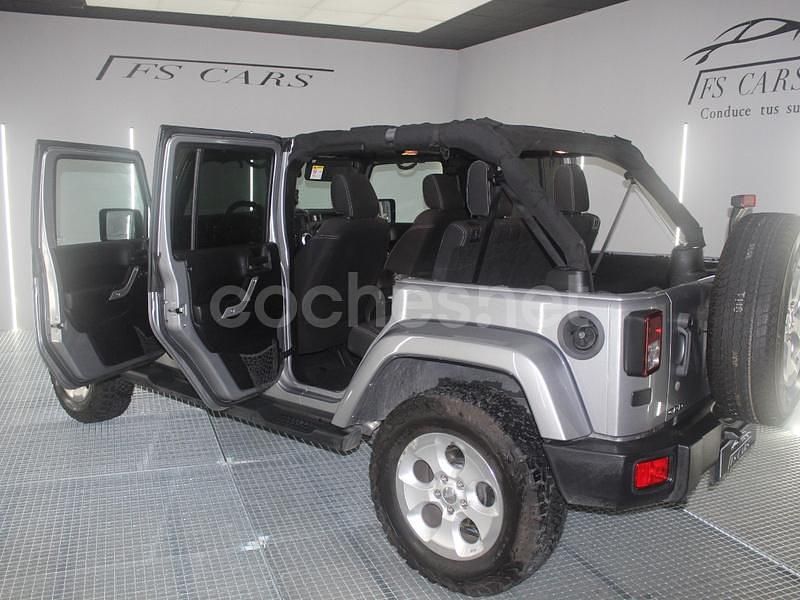 Usado Jeep Wrangler Unlimited Sahara 200 CV (147 kW) 2015 Gris / plata SUV
