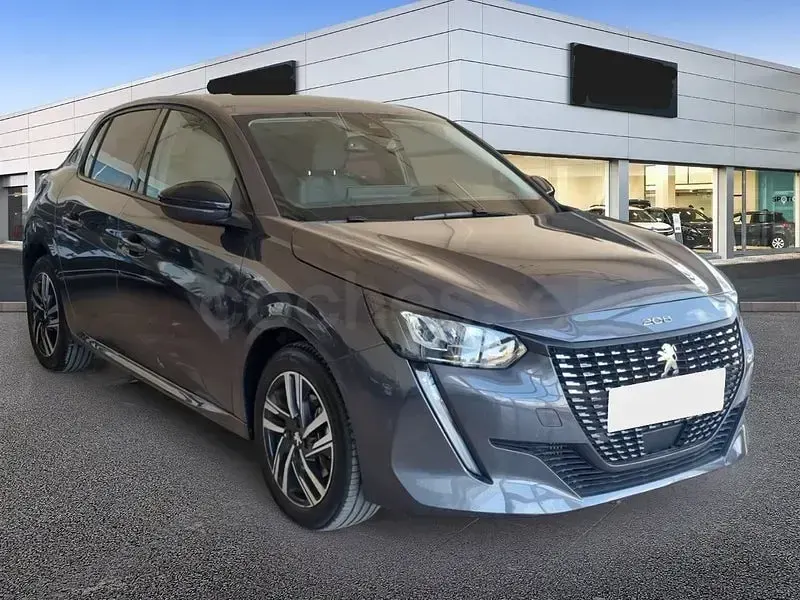 Usado Peugeot 208 Allure 100 CV (73 kW) 2023 Gris / plata Utilitario