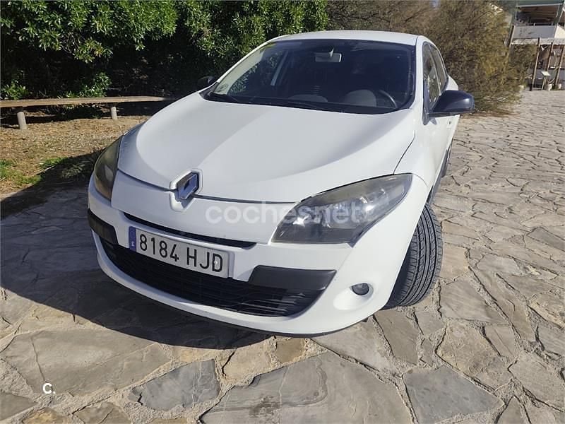 Usado Renault Mégane GrandTour Business 90 CV (66 kW) 2012 Blanco Familiar
