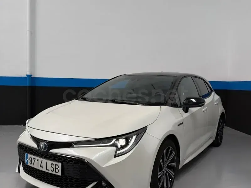 Usado Toyota Corolla Style 122 CV (89 kW) 2021 Blanco Berlina