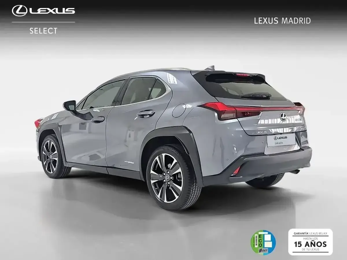Usado Lexus UX 184 CV (135 kW) 2021 Gris SUV