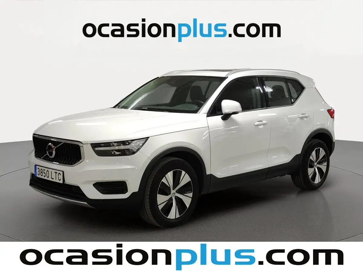 Begagnad Volvo XC40 Momentum 163 HK (119 kW) 2021 SUV