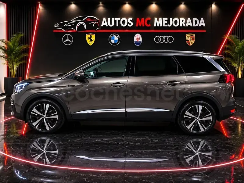 Usado Peugeot 5008 Allure 130 CV (95 kW) 2020 Beige SUV