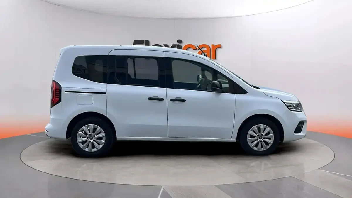 Usado Renault Kangoo 116 CV (85 kW) 2022 Blanco Monovolumen