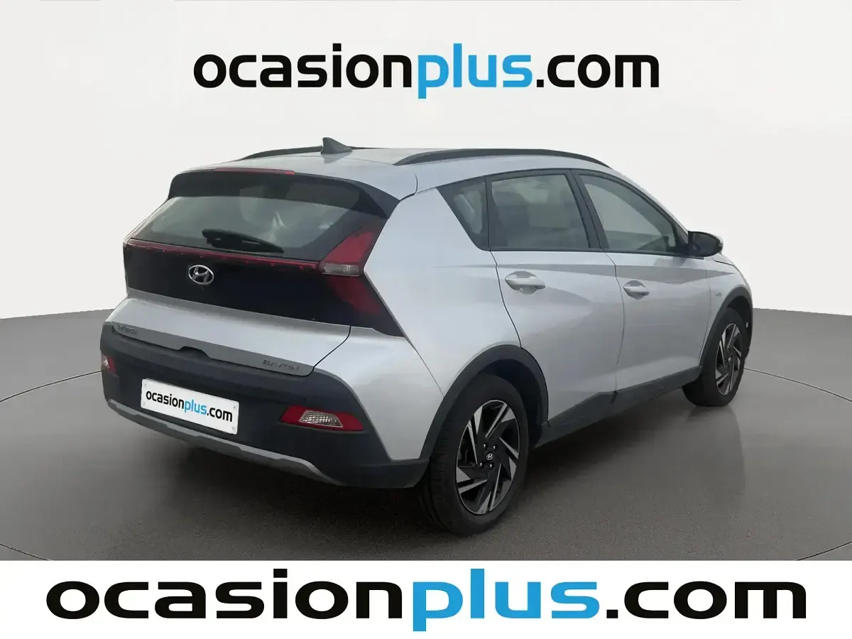 Usado Hyundai Bayon 100 CV (73 kW) 2022 Gris SUV