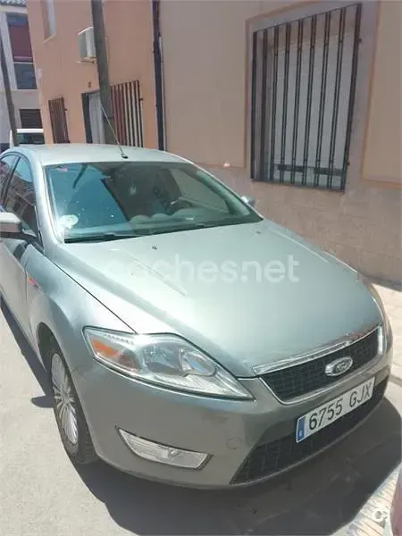 Usado Ford Mondeo Trend 140 CV (102 kW) 2008 Gris / plata Berlina