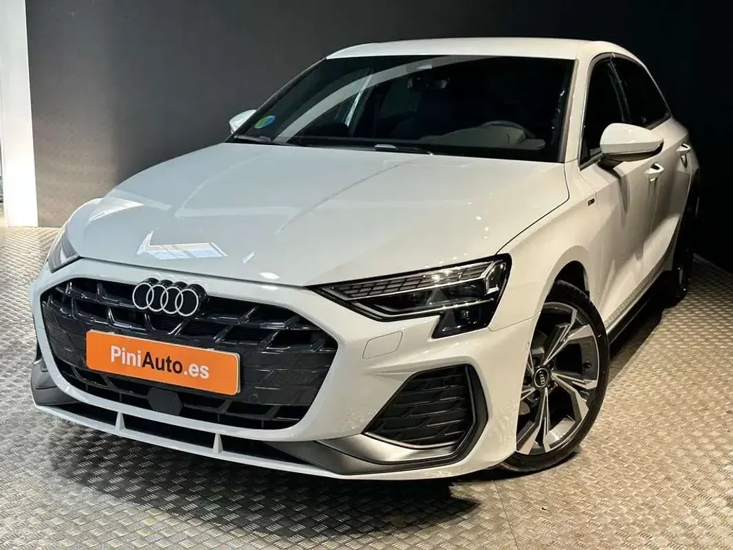 Usado Audi A3 Sportback S-Line 150 CV (110 kW) 2025 Blanco Utilitario