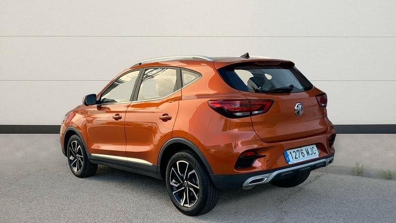 Usado MG ZS Luxury 111 CV (81 kW) 2023 Naranja Berlina