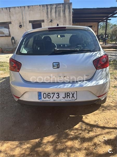 Usado Seat Ibiza Reference 90 CV (66 kW) 2016 Gris / plata Berlina