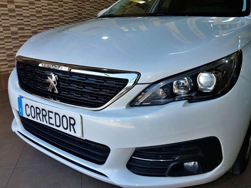 Usado Peugeot 308 Active 131 CV (96 kW) 2018 Blanco Utilitario