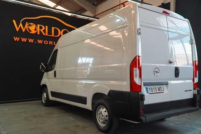 Usado Opel Movano 120 HP (88 kW) 2023 Sedan
