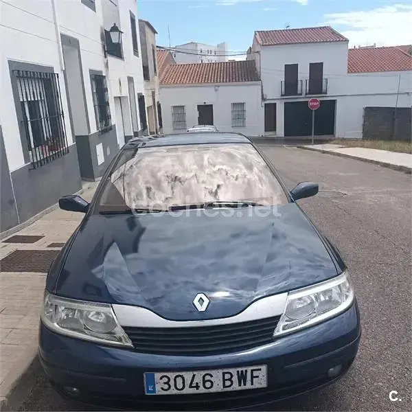 Usado Renault Laguna II Dynamique 120 CV (88 kW) 2002 Azul Berlina