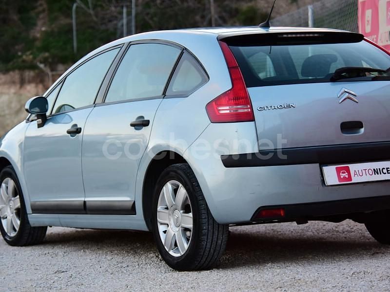 Usado Citroën C4 Exclusive 110 CV (80 kW) 2006 Azul Berlina