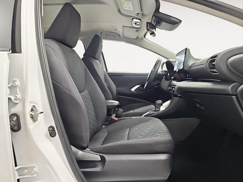 Usado Toyota Yaris Active 116 CV (85 kW) 2025 Blanco Utilitario