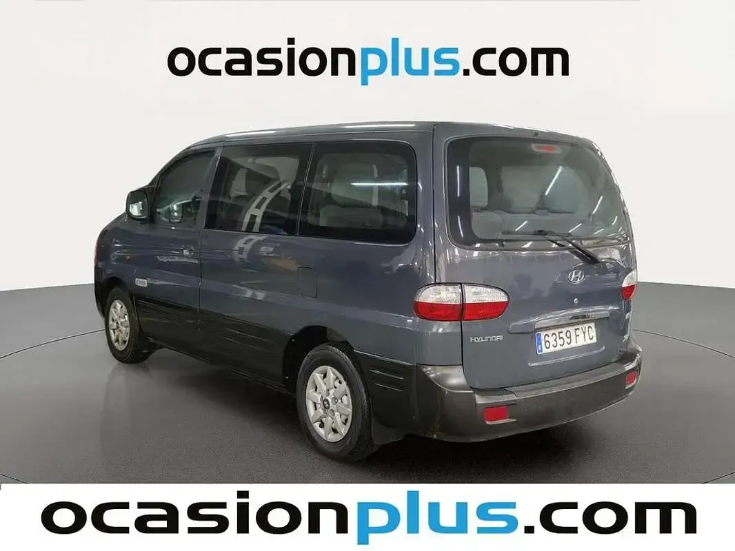 Usado Hyundai H-1 140 CV (102 kW) 2007 Gris Monovolumen