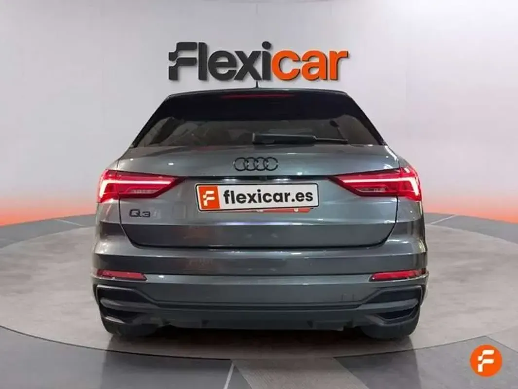 Usado Audi Q3 Premium 150 CV (110 kW) 2023 Gris SUV