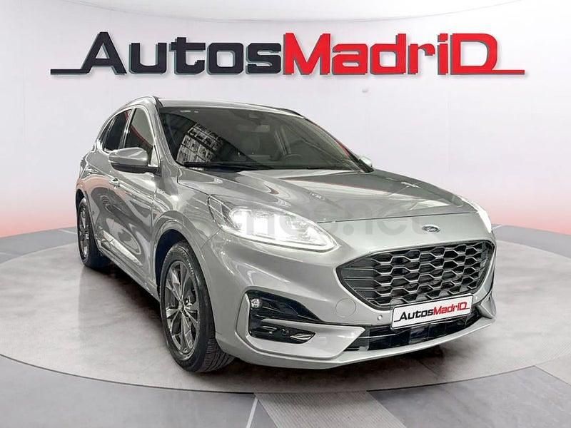 Usado Ford Kuga ST-Line 150 CV (110 kW) 2022 Gris / plata SUV