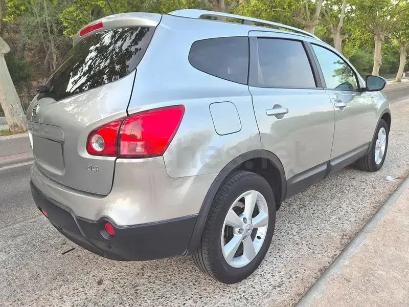 Usado Nissan Qashqai +2 Tekna 106 CV (77 kW) 2009 Gris / plata SUV