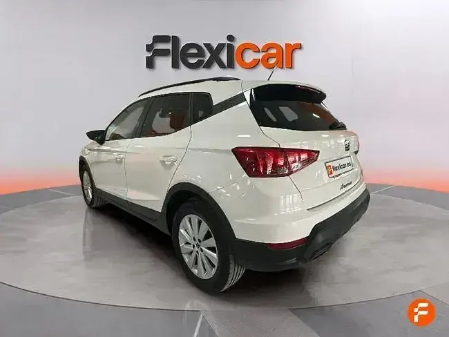 Usado Seat Arona Reference 95 CV (69 kW) 2023 Blanco SUV
