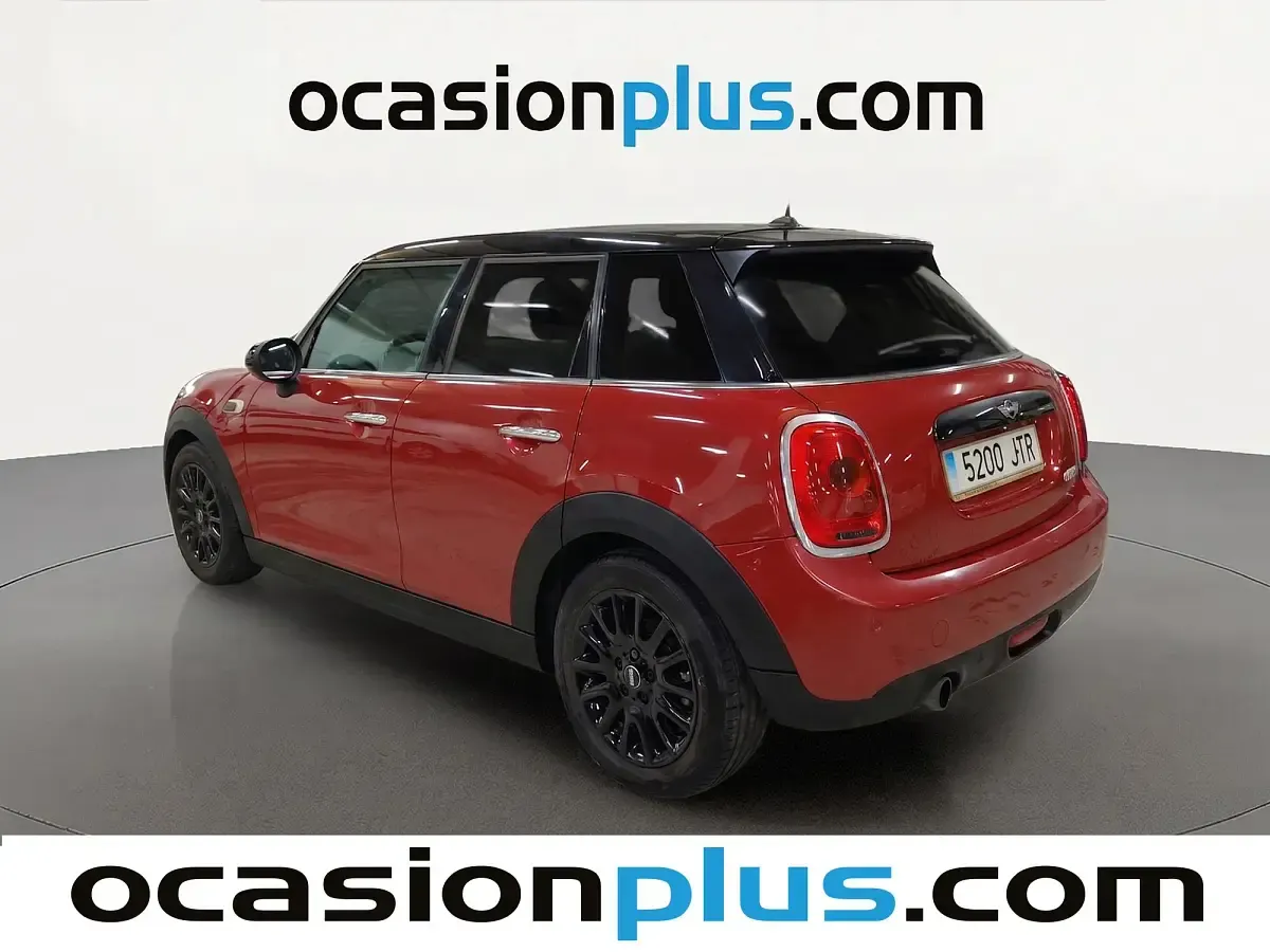 Usado Mini Cooper 136 CV (100 kW) 2016 Rojo Utilitario