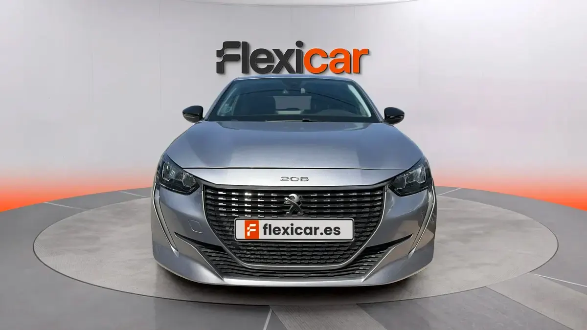 Usado Peugeot 208 Allure 101 CV (74 kW) 2023 Gris Utilitario
