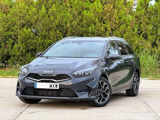 Gris / plata Usado 2025 Kia Ceed Style Familiar | 21.750 € (Super precio) - Imagen 1/4