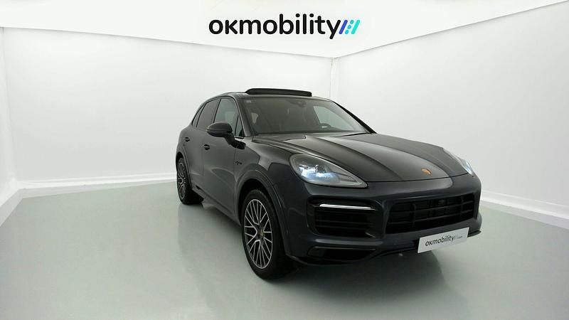 Usado Porsche Cayenne Platinum Edition 462 CV (339 kW) 2023 Azul moonlight metalizado SUV