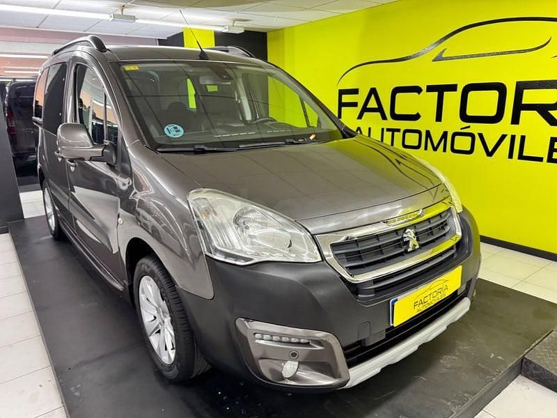 Usado Peugeot Partner Tepee Outdoor 100 CV (73 kW) 2016 Beige Monovolumen