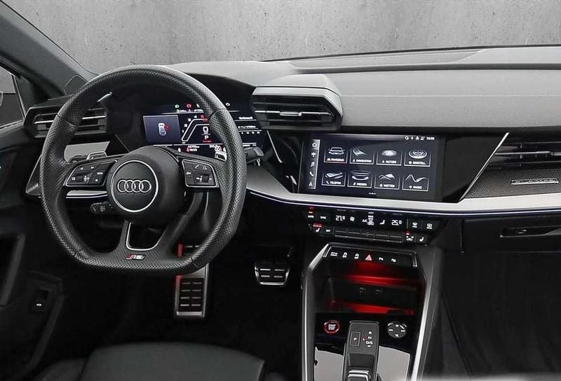 Usado Audi RS3 Sportback Premium 400 CV (294 kW) 2023 Gris Utilitario