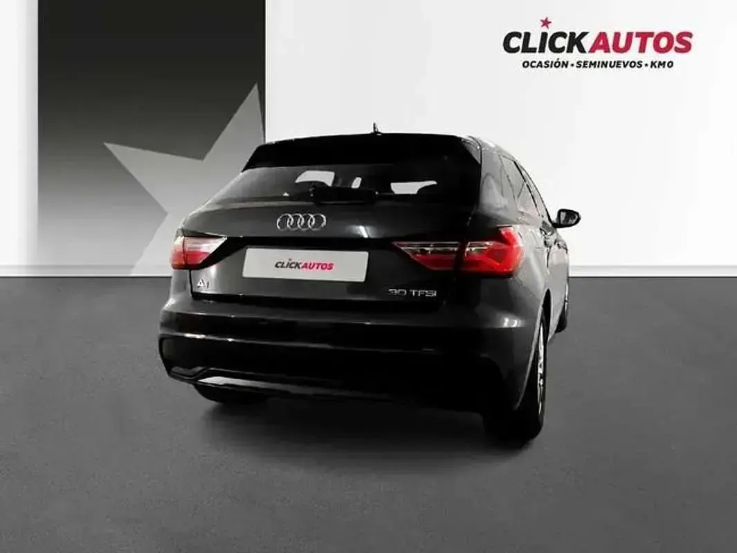 Usado Audi A1 Advanced 116 CV (85 kW) 2025 Gris SUV