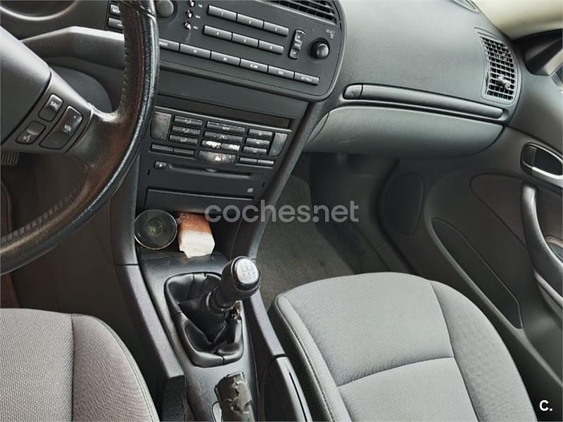 Usado Saab 9-3 Linear 125 CV (91 kW) 2004 Gris / plata Berlina