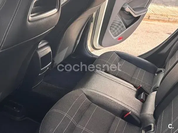 Usado Mercedes CLA200 136 CV (100 kW) 2015 Blanco Berlina