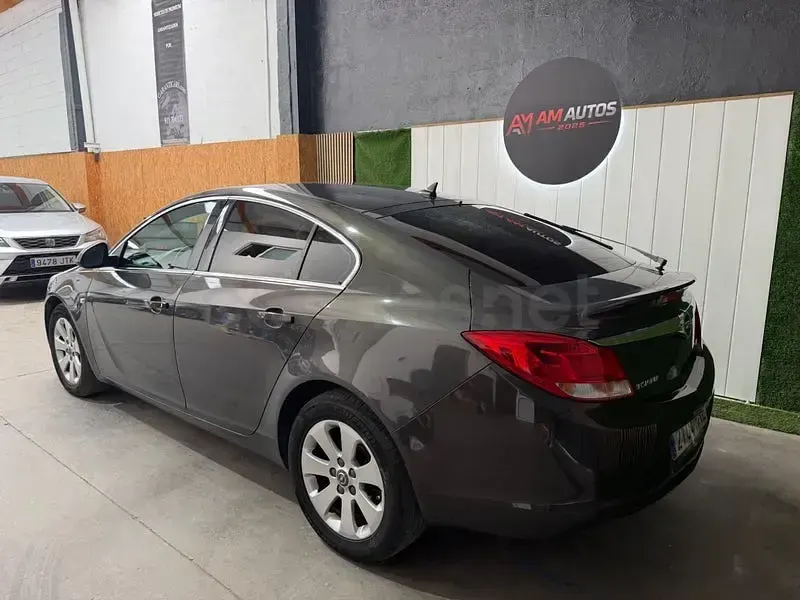 Usado Opel Insignia Excellence 130 CV (95 kW) 2013 Gris / plata Berlina