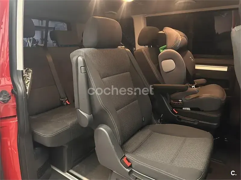 Usado VW Multivan 114 CV (83 kW) 2019 Rojo Monovolumen