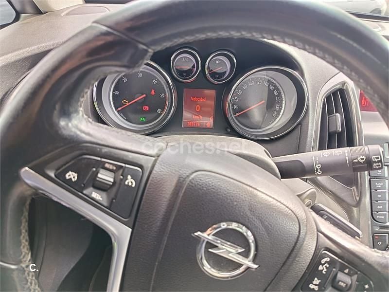 Usado Opel Astra Sport 110 HP (80 kW) 2011 Castanho Sedan