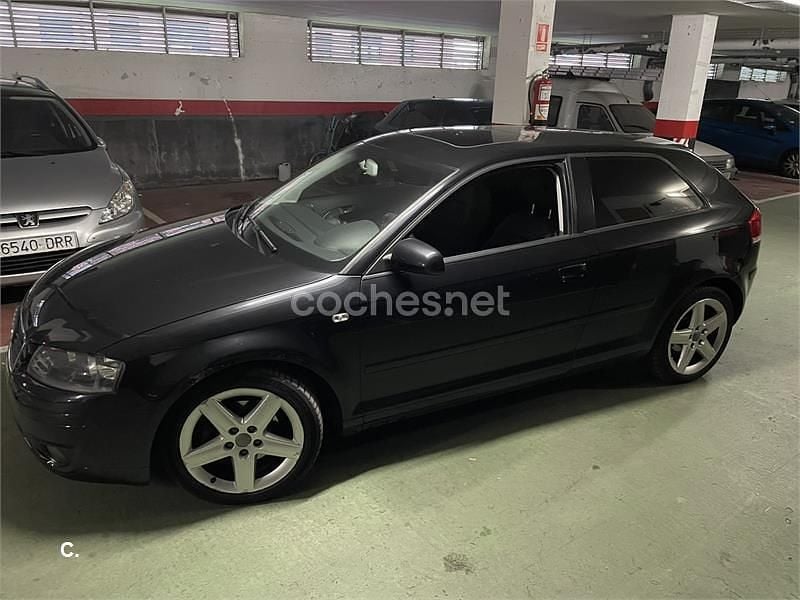 Usado Audi A3 Ambition 100 CV (73 kW) 2004 Negro Utilitario