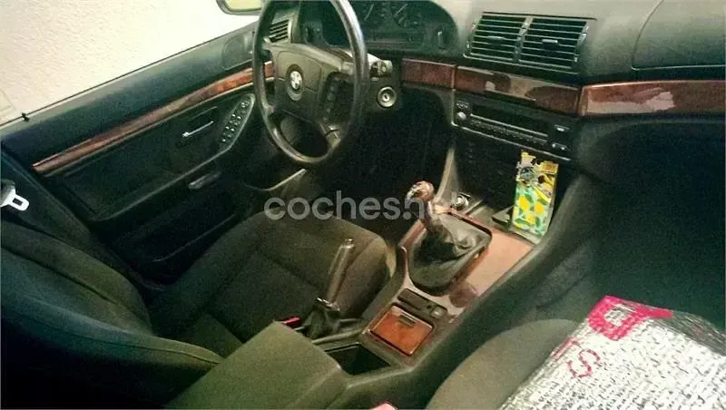 Usado BMW 520 150 CV (110 kW) 1999 Gris / plata Berlina