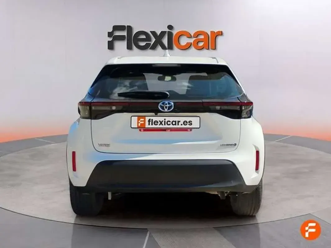 Usado Toyota Yaris Cross Active 116 CV (85 kW) 2022 Blanco SUV