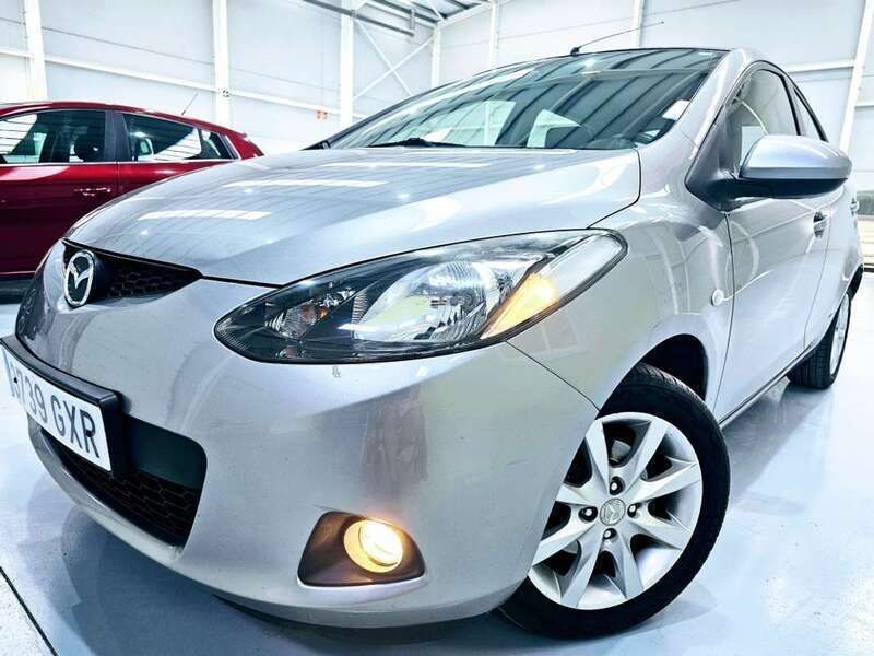 Gris Usado 2010 Mazda 2 Style Utilitario | 3999 € (Precio justo) - Imagen 1/4