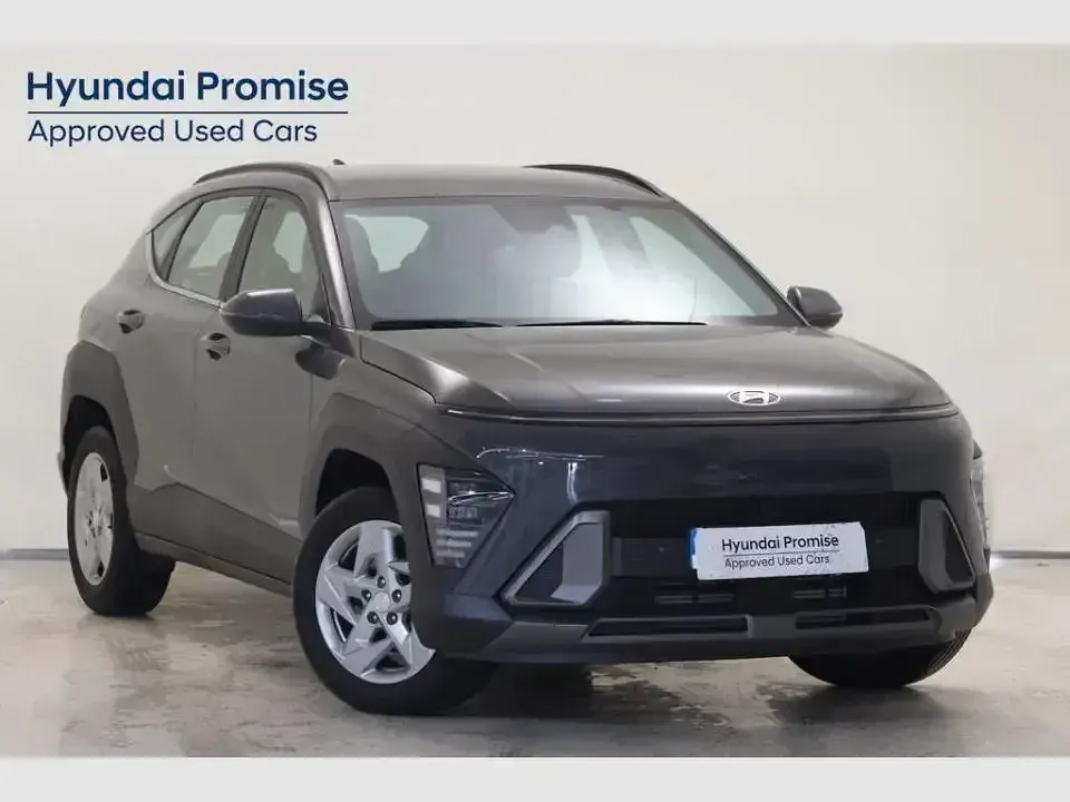 Usado Hyundai Kona 120 CV (88 kW) 2024 Ecotronic gray SUV