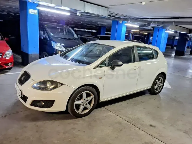 Usado Seat Leon Reference 105 CV (77 kW) 2011 Blanco Utilitario