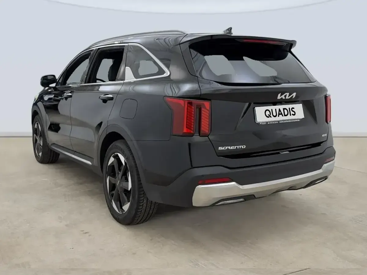 Usado Kia Sorento Premium 252 CV (185 kW) 2025 Negro SUV
