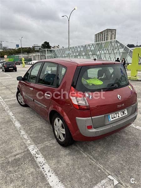 Usado Renault Scénic II Dynamique 120 CV (88 kW) 2004 Granate Monovolumen