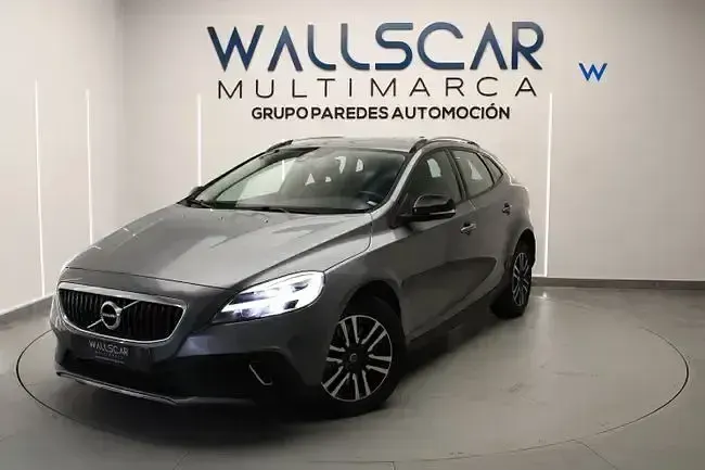 Käytetty Volvo V40 CC 120 HP (88 kW) 2018 Harmaa Farmari