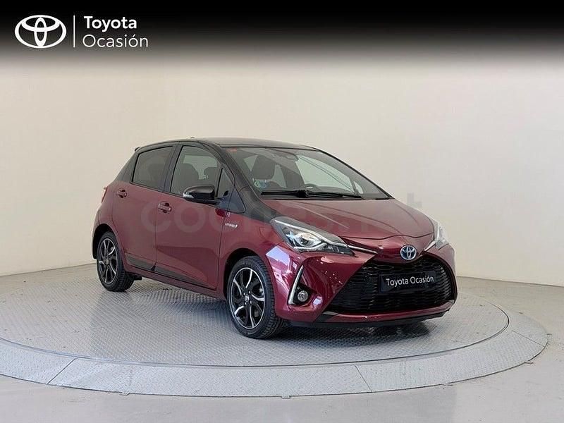 Usado Toyota Yaris Hybrid 100 CV (73 kW) 2018 Rojo Berlina