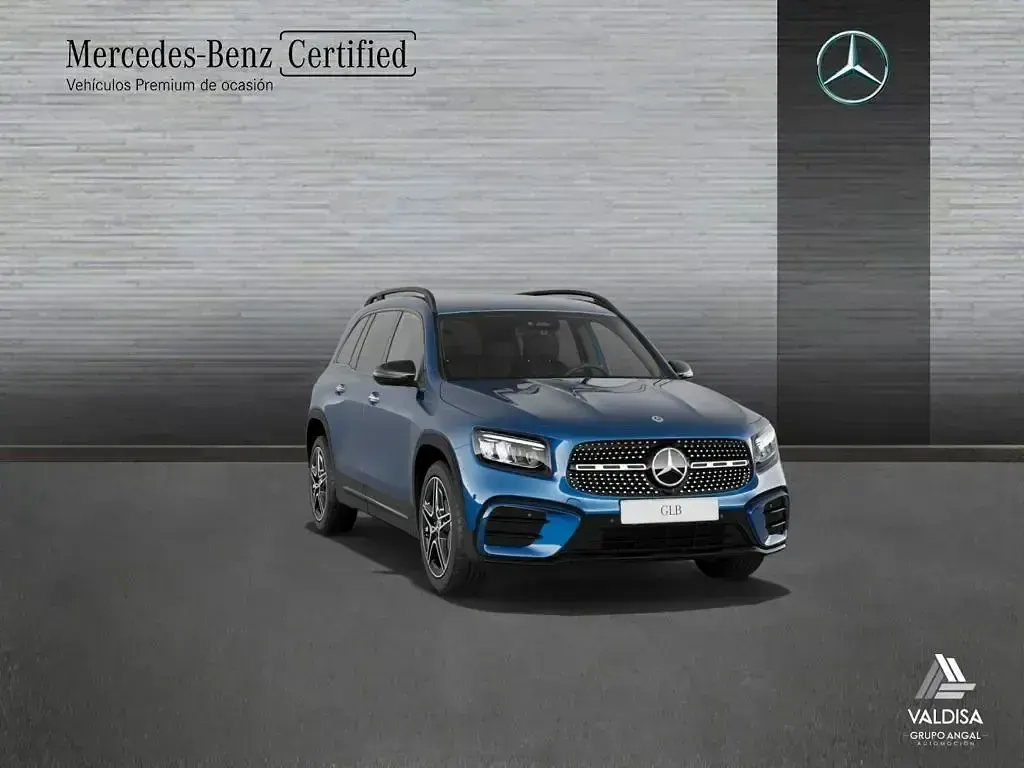 Käytetty Mercedes GLB200 AMG line 150 HP (110 kW) 2025 Sininen Katumaasturi